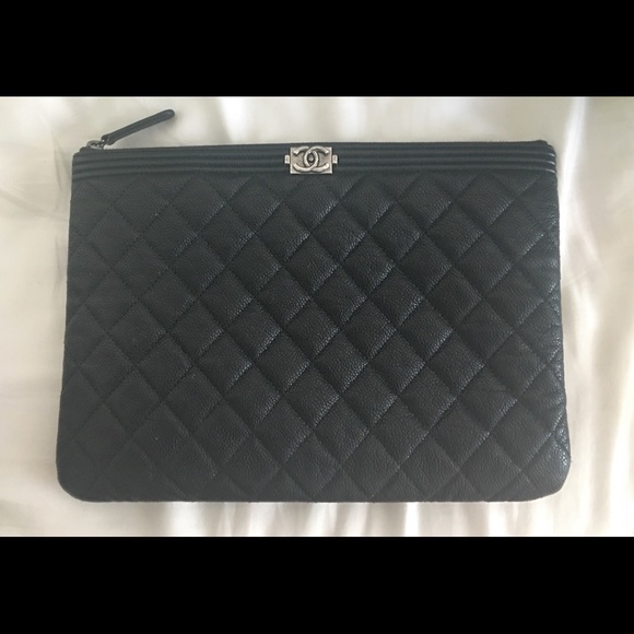 CHANEL caviar black quilted Pouch - Picture 2 of 2